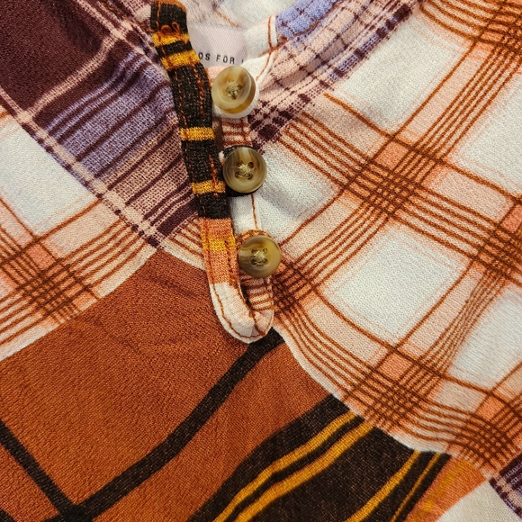 Halter Top - Picture 3 of 4